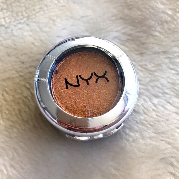 Eyeshadow - Picture 3 of 8